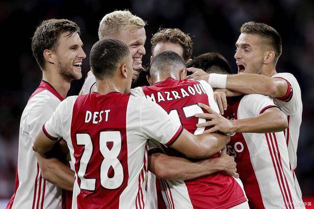 骑士擒黄蜂豪取开季15连胜 火箭大胜公牛5连胜